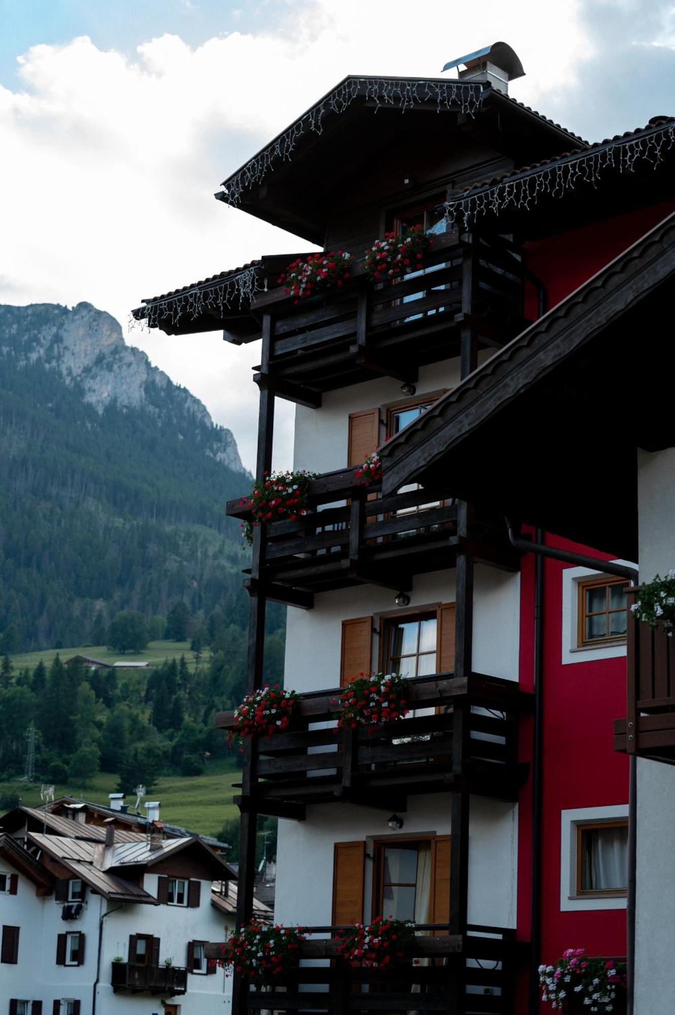 Romantic Charming Hotel Rancolin Moena Exterior photo