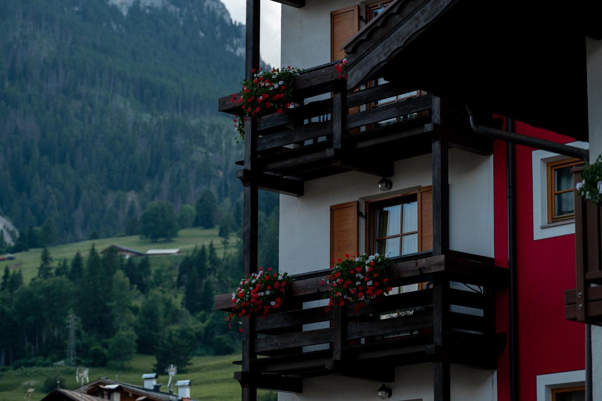 Romantic Charming Hotel Rancolin Moena Exterior photo
