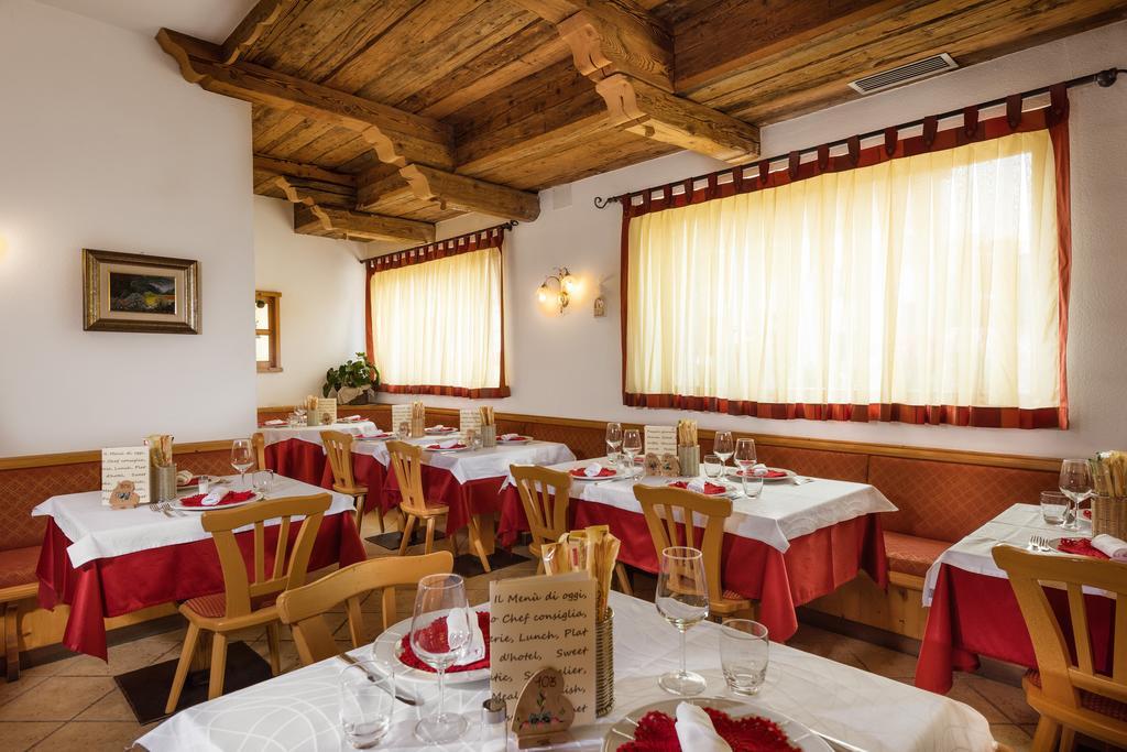 Romantic Charming Hotel Rancolin Moena Exterior photo